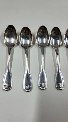 LOT DE 12 PETITES CUILLERES A MOKA CHRISTOFLE MODELE COQUILLE EN METAL ARGENTE