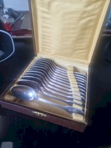 LOT DE 12 Petites  Cuilleres  METAL Blanc