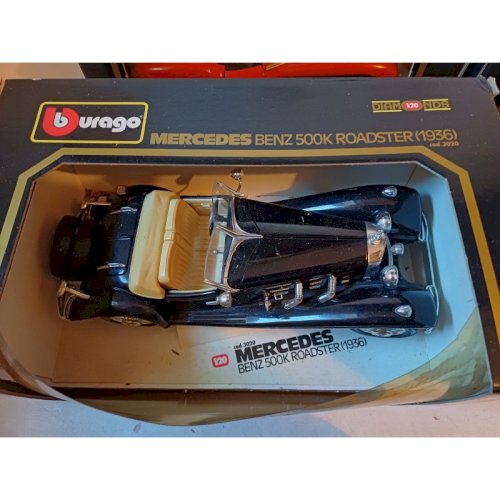 Lot de 12 Voitures Burago Métal