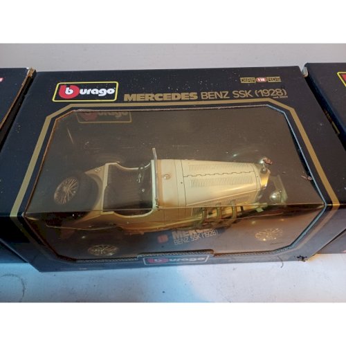 Lot de 12 Voitures Burago Métal