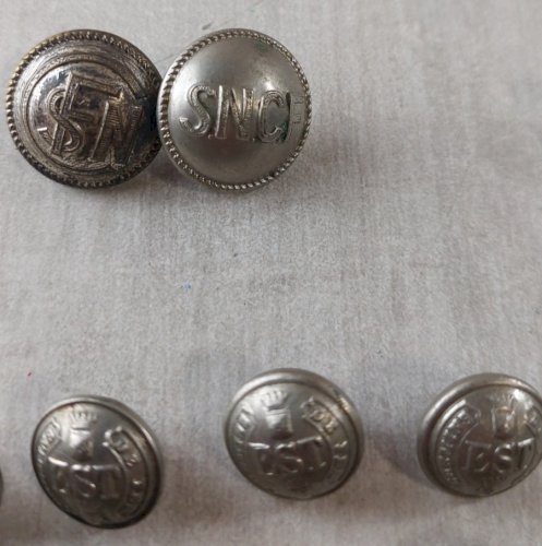 Lot de 14 anciens boutons, chemins de fer Est