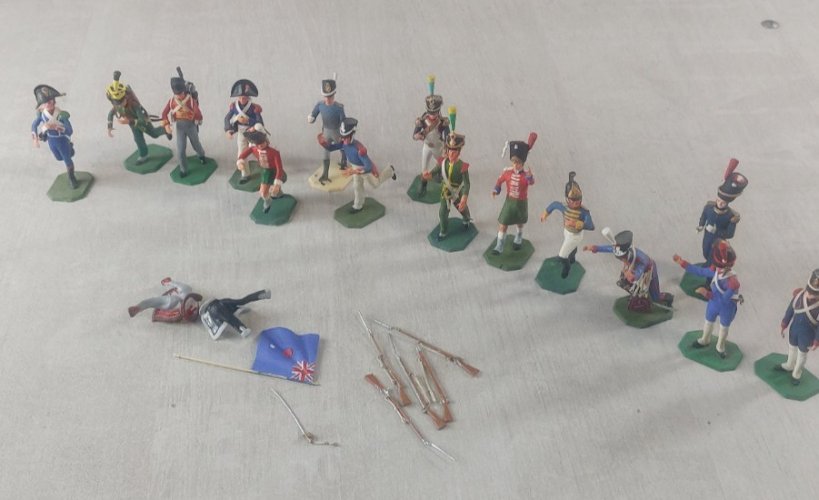 Lot de 15 anciennes figurines soldats, Historex, en plastique, 1/32