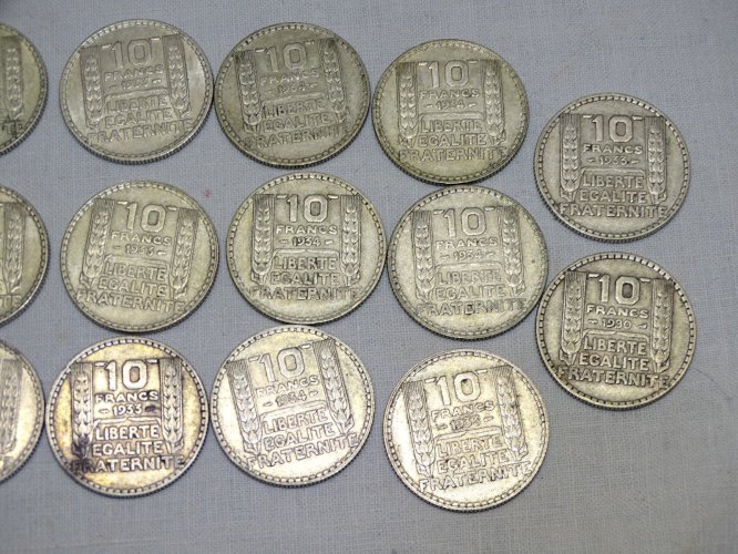 - LOT DE 17 PIECES 10 FRANCS TURIN ARGENT 1930,33,34 MONNAIE ANCIENNE