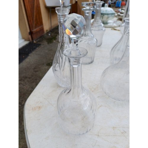 Lot de 18 Carafes en Verre et Cristal