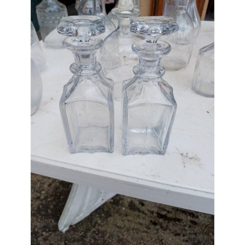 Lot de 18 Carafes en Verre et Cristal