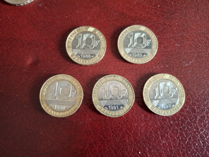 Lot de 19 pièces de 10 francs différentes 1974 - 1992 dont commémoratives