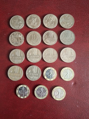 Lot de 19 pièces de 10 francs différentes 1974 - 1992 dont commémoratives