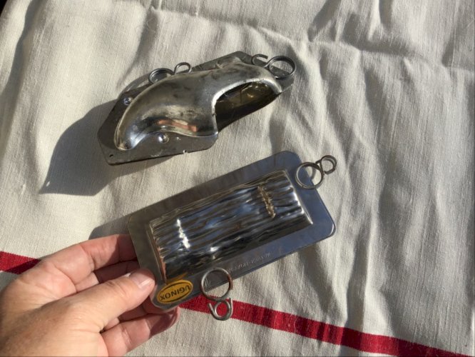 Lot de 2 ANCIEN MOULE A CHOCOLAT  bûche et sabot