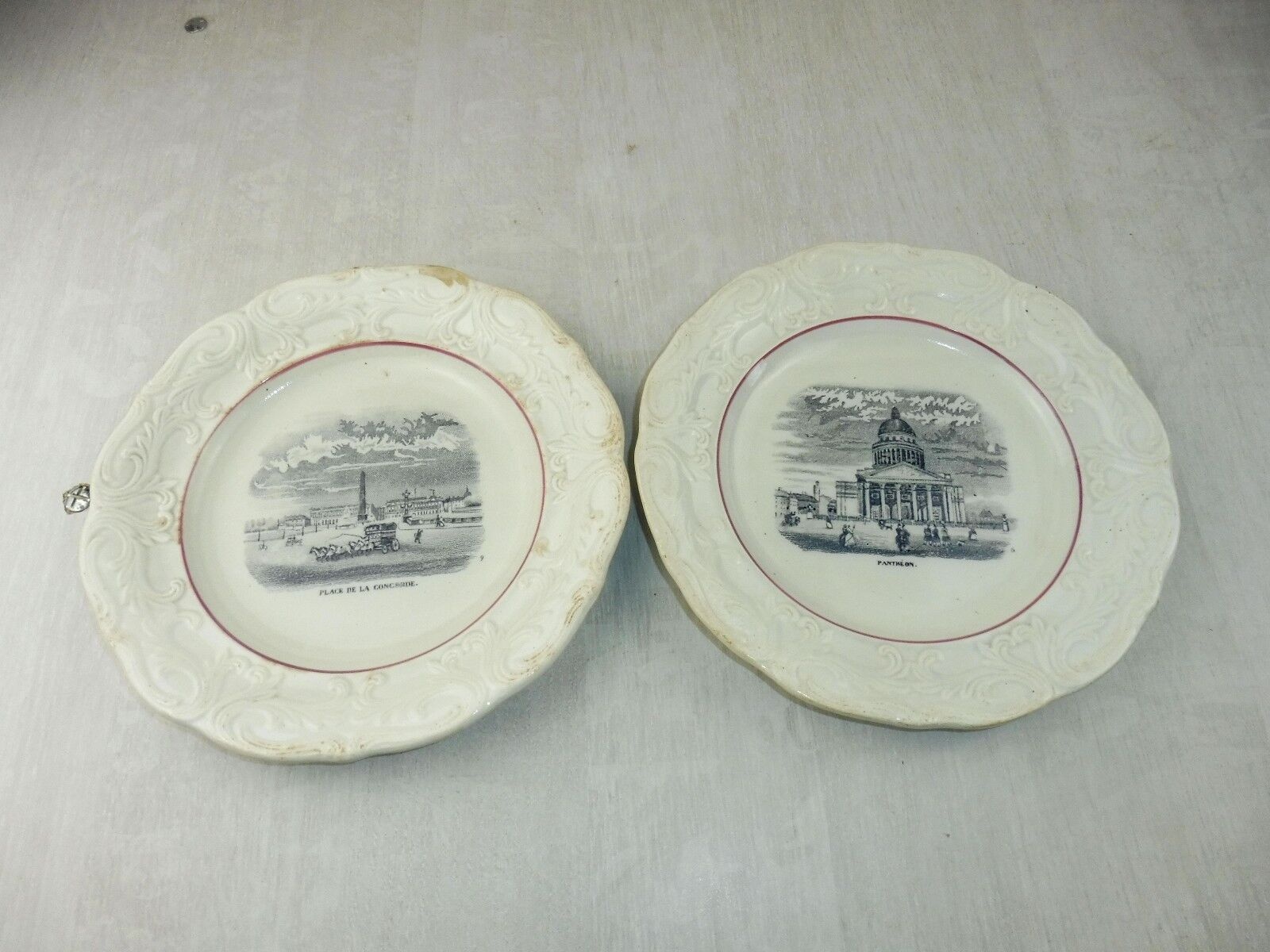 Lot De 2 Anciennes Broches Paris – Bijoux Vintage à Identifier
