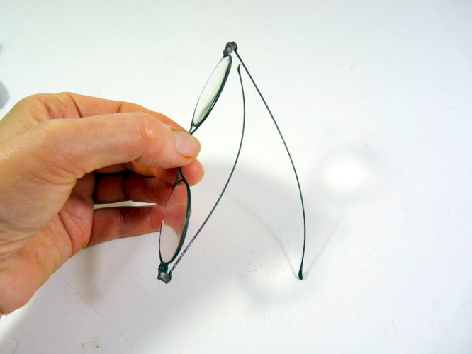 Lot de 2 anciennes paires de lunettes XIX°