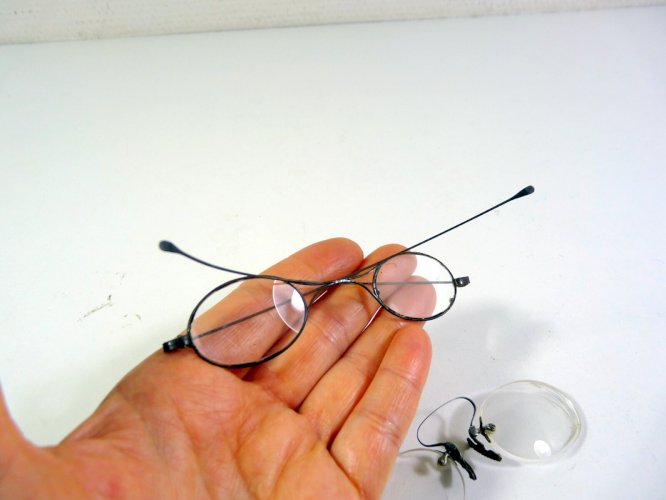 Lot de 2 anciennes paires de lunettes XIX°
