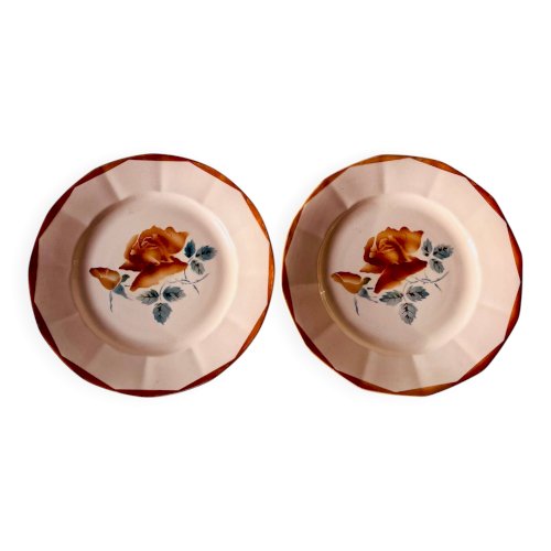 Lot de 2 assiettes anciennes en faïence Sarreguemines à décor floral