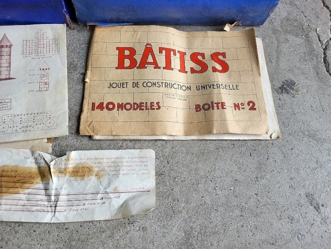 LOT DE 2 BOITES DE JEUX DE CONSTRUCTION BATISS N2C ET N3C