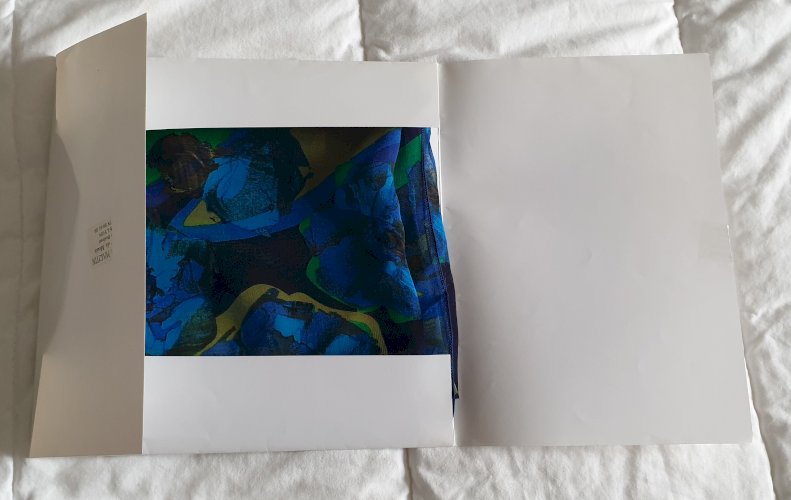Lot de 2 carrés de soie Christian Martin dans leur pochette d'origine