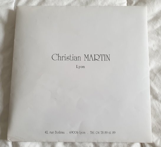 Lot de 2 carrés de soie Christian Martin dans leur pochette d'origine