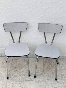 Lot de 2 chaises en Formica