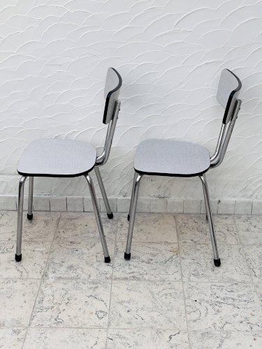 Lot de 2 chaises en Formica
