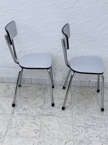 Lot de 2 chaises en Formica