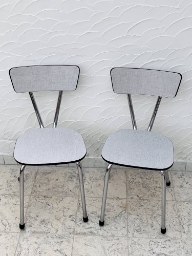 Lot de 2 chaises en Formica