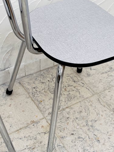 Lot de 2 chaises en Formica