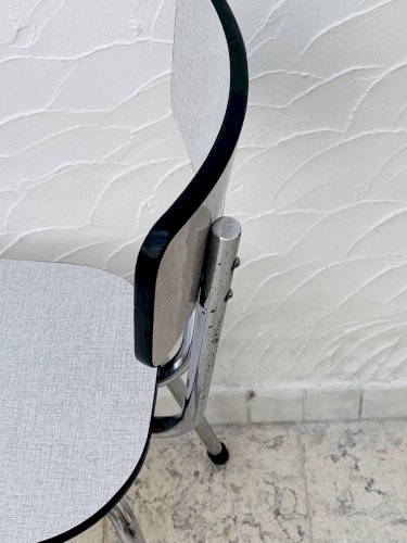 Lot de 2 chaises en Formica