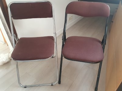 Lot de 2 chaises pliantes vintage (ou vendues individuellement), tissus marron