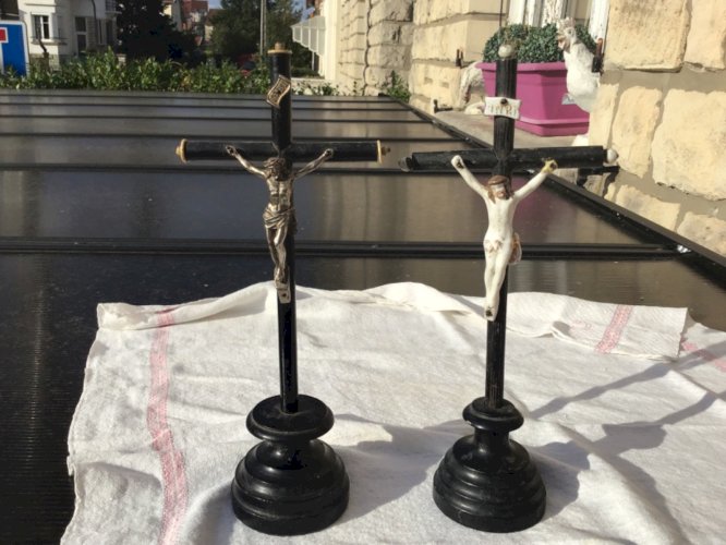 Lot de 2 Christ Crucifix Bois Noirci Napoleon III XIXèm 1 en boiscuit Porcelaine