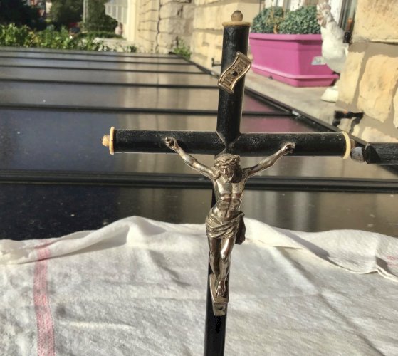 Lot de 2 Christ Crucifix Bois Noirci Napoleon III XIXèm 1 en boiscuit Porcelaine