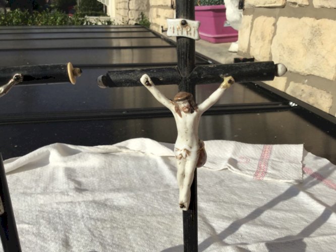 Lot de 2 Christ Crucifix Bois Noirci Napoleon III XIXèm 1 en boiscuit Porcelaine