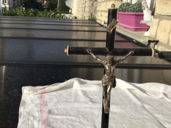 Lot de 2 Christ Crucifix Bois Noirci Napoleon III XIXèm 1 en boiscuit Porcelaine