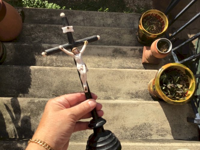 Lot de 2 Christ Crucifix Bois Noirci Napoleon III XIXèm 1 en boiscuit Porcelaine