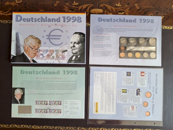 Lot de 2 dossiers d'Allemagne : l'adieu au deutsche mark et l'arrivée de l'euro, monnaies et timbres.