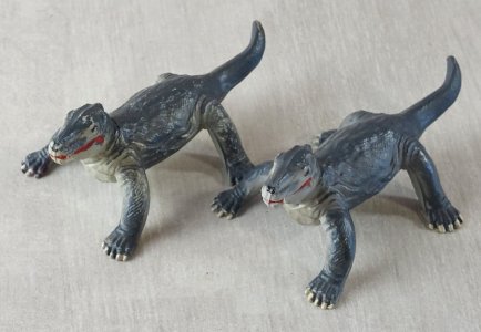 Set of 2 dinosaur figurines, Cynognathus, painted plastic, Starlux