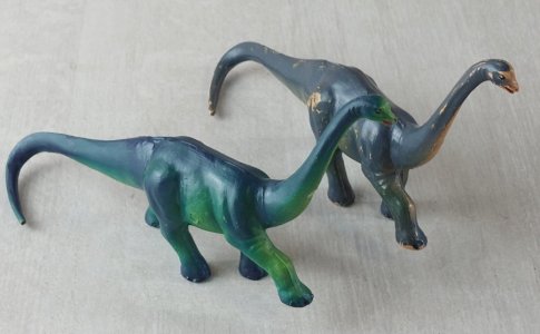 Set of 2 painted plastic dinosaur figurines, Diplodocus, Starlux
