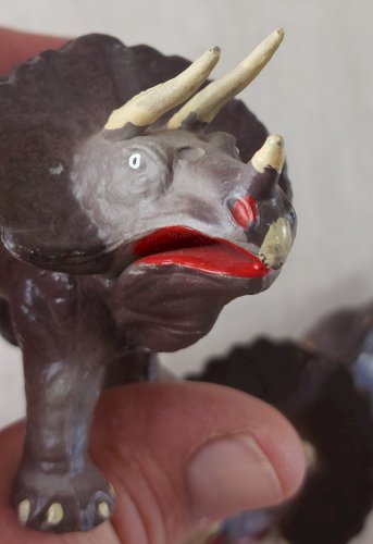 Lot de 2 figurines dinosaure, Tricératops, en plastique peint, Starlux ^