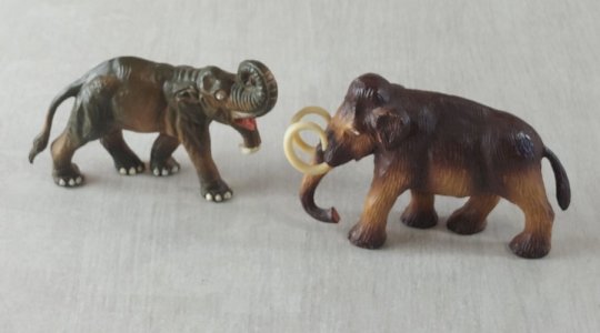 Set of 2 prehistoric figures, mammoth + Dinotherium, made of plastic, Starlux