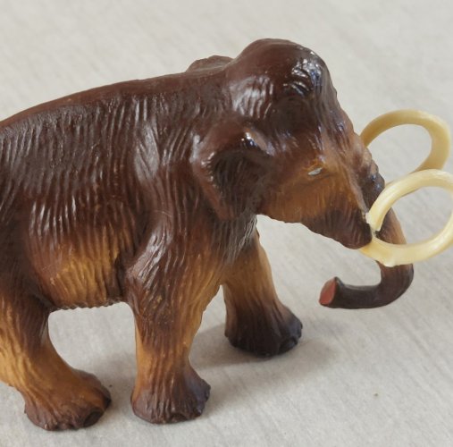 Lot de 2 figurines préhistoire, mammouth + Dinothérium, en plastique, Starlux ^