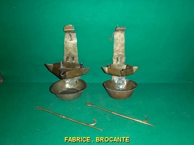 LOT DE 2 LAMPES A HUILE