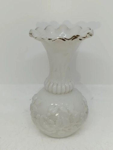 lot de 2 petits vases ancien en opaline blanc en bon etat