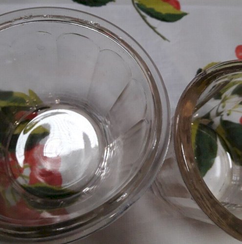 Lot de 2 pots de confitures anciens verre rosé 500 et 375