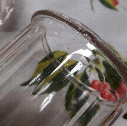 Lot de 2 pots de confitures anciens verre rosé 500 et 375