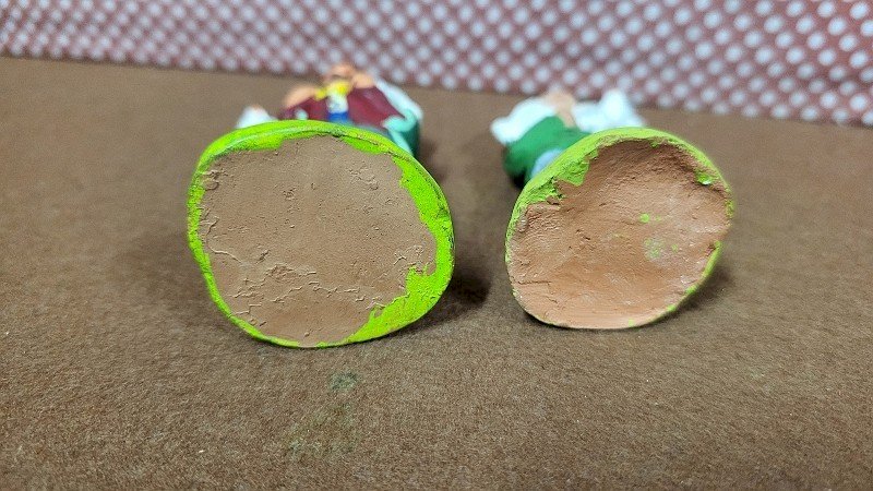 LOT DE 2 SANTONS POUR CRECHE EN TERRE CUITE N° 40