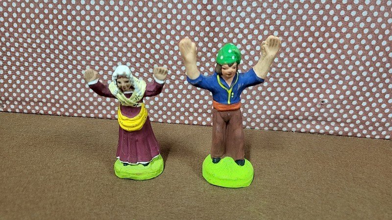 LOT DE 2 SANTONS POUR CRECHE EN TERRE CUITE N° 44