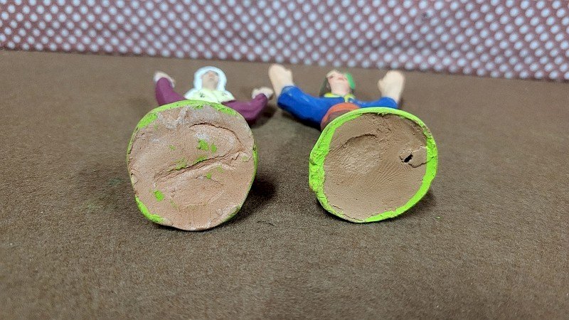 LOT DE 2 SANTONS POUR CRECHE EN TERRE CUITE N° 44