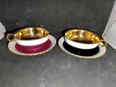 lot de 2 tasses à café ou thé anciennes, avec intérieur et anses doré en bon etat