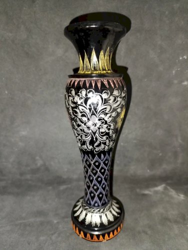 lot de 2 vases à decor floral en bois en bon etat