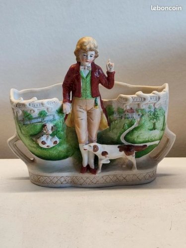 lot de 2 vides poche ancien en biscuit à decor de personnages et animaux en bon etat