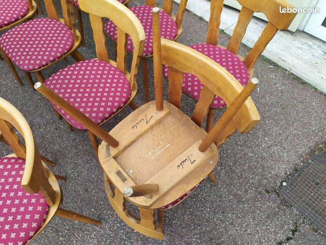 Lot de 20 chaises de bistrot bois avec coussin vintage année 7