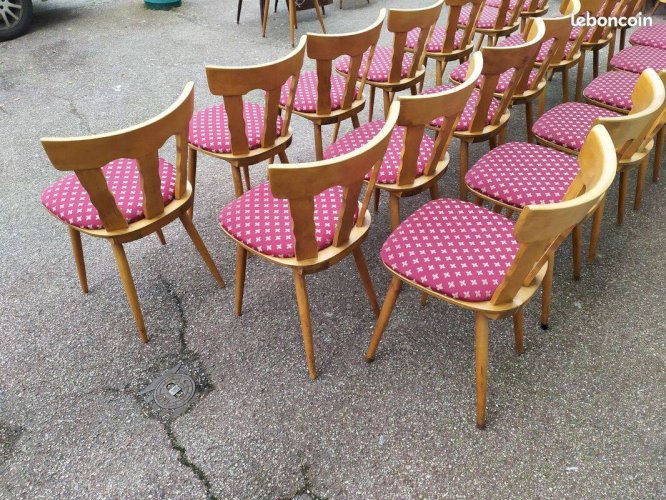Lot de 20 chaises de bistrot bois avec coussin vintage année 7