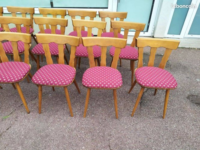Lot de 20 chaises de bistrot bois avec coussin vintage année 7